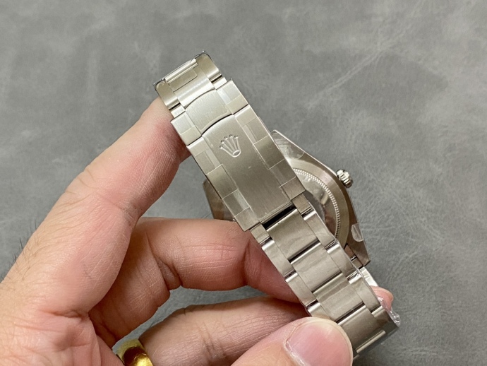 rolex oyster perpetual 41mm blue dial stainless steel m124300 000810 rolex oyster perpetual 41mm blue dial stainless steel m124300 000810
