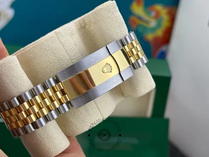 rolex sky dweller 326933 stainless steel yellow gold champagne dial6 rolex sky dweller 326933 stainless steel yellow gold champagne dial6