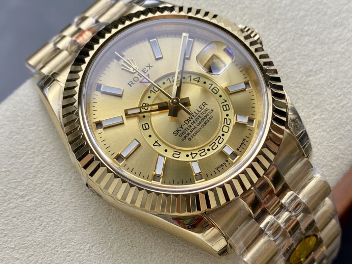 rolex sky dweller m336938 0004 yellow gold champagne dial 42mm2 rolex sky dweller m336938 0004 yellow gold champagne dial 42mm2